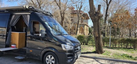 گزارش تصویری از نمایشگاه خودرو‌های کلاسیک، کمپر، سافاری وامداد خودرو کانون جهانگردی و اتومبیلرانی استان قزوین