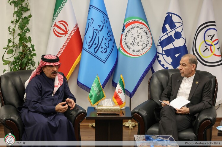 سفیر عربستان در ایران: ایران سرزمینی شگفت‌انگیز است/ اهمیت تاریخی راه زمینی میان ایران و عربستان به مانند راه ابریشم است